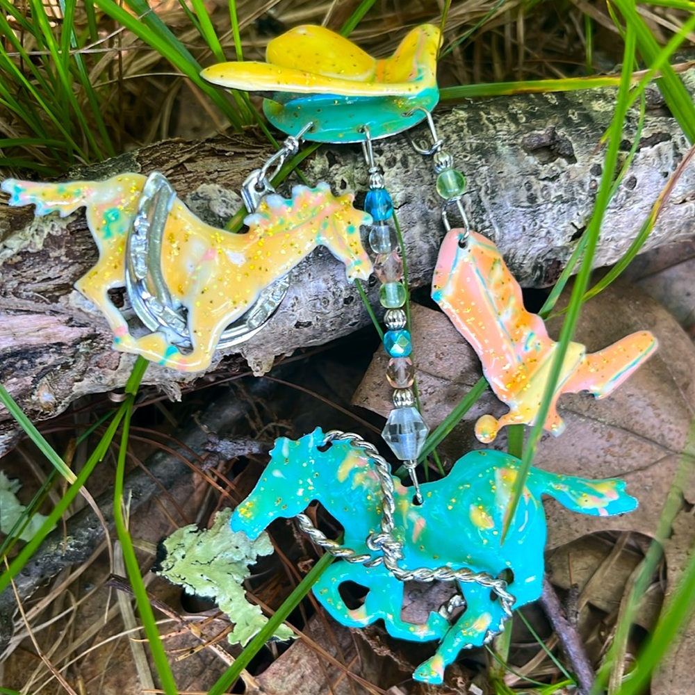 🎠 RARE Vintage Lunch at the Ritz Vintage Brooch 🎠